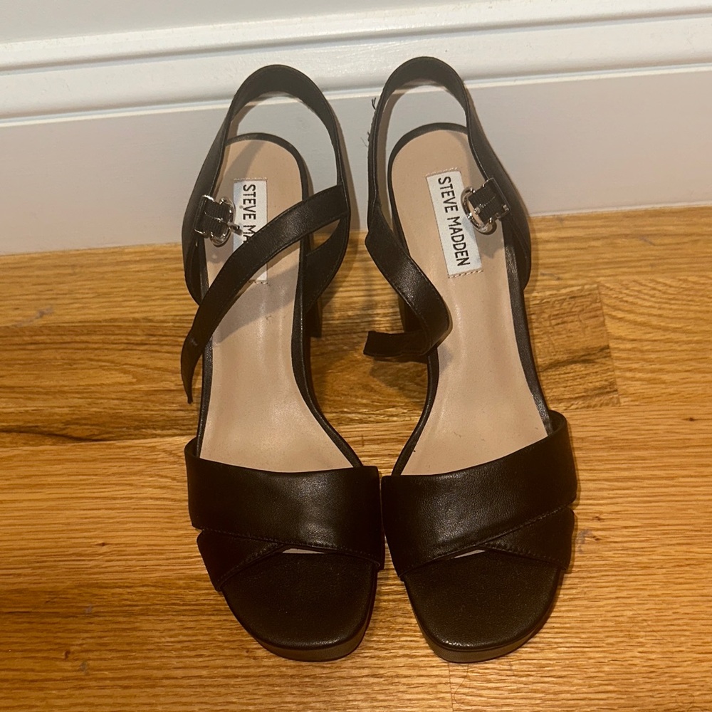 Steve Madden Elegant Black Sandals